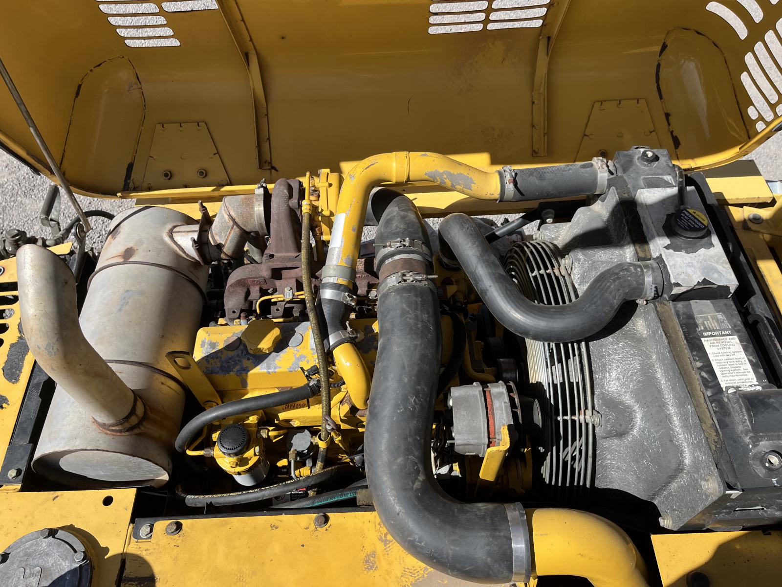 ./imagenes/INVOICE/2019/15909/JOHN-DEERE-TCM120C (2).JPG